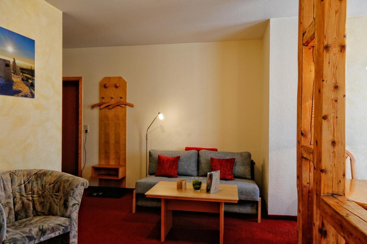 Konsum Gaestehaus Quisisana - Oberhof Oberhof  Exterior photo